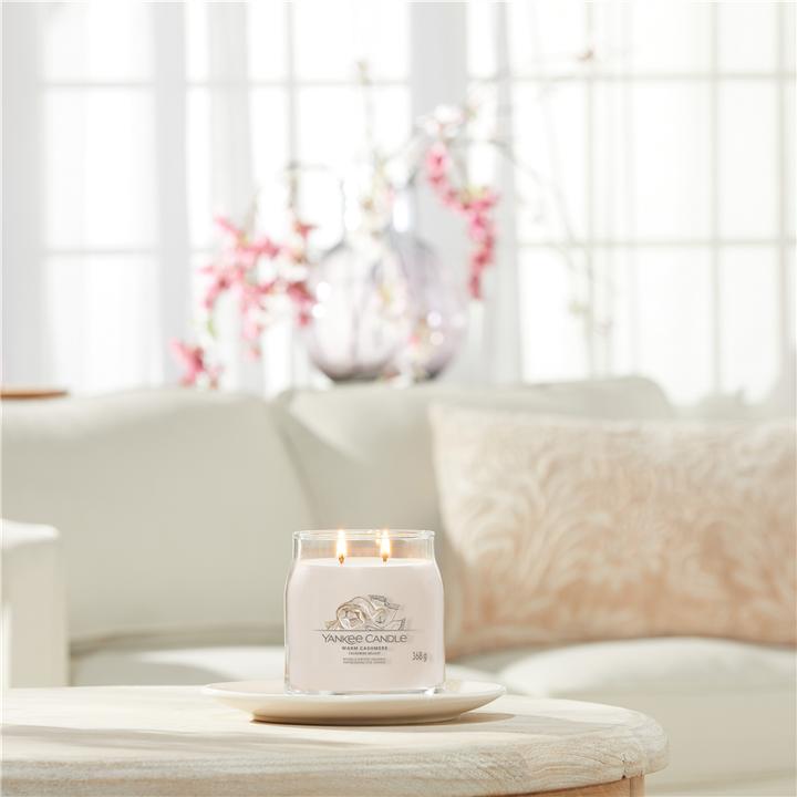 Actual product image Yankee Candle Warm Cashmere Signature Medium Jar Scented Candle