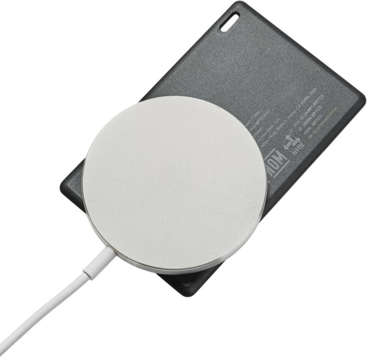 Actual product image UAG Urban Armor Gear Metropolis Magnetic Wallet inkl