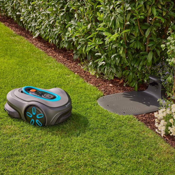 Actual product image Gardena smart SILENO pro 600 square metre robot lawnmower (600 m², Boundary wire)