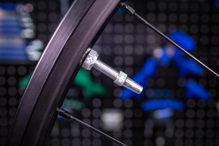 Produktbild Muc-Off V2 Tubeless Ventil Kit 60mm