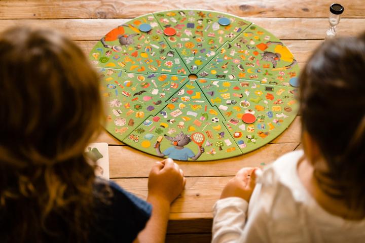 Produktbild Nathan 31548 Brettspiel Trivia (Französisch, 2 - 4 Spieler)