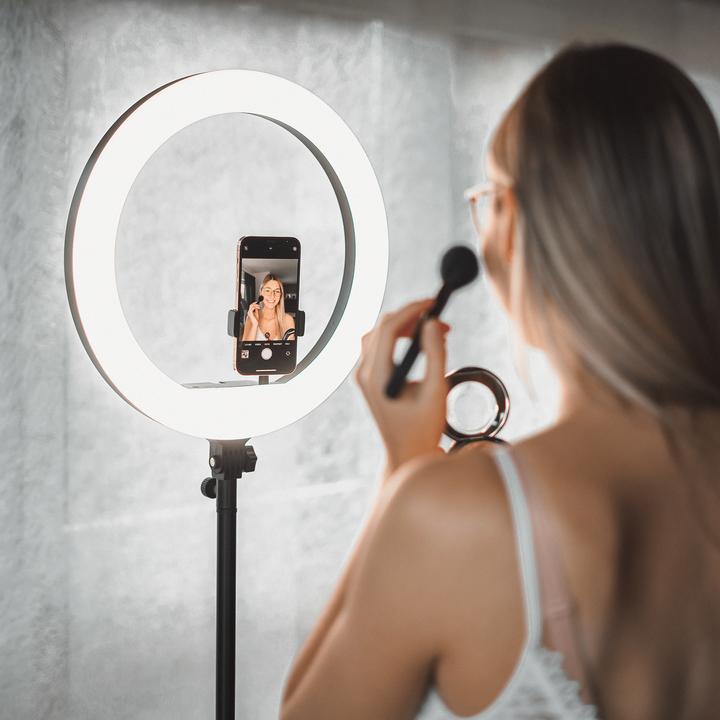 Produktbild Rollei LUMIS Slim RGB-Ringlicht Weiss