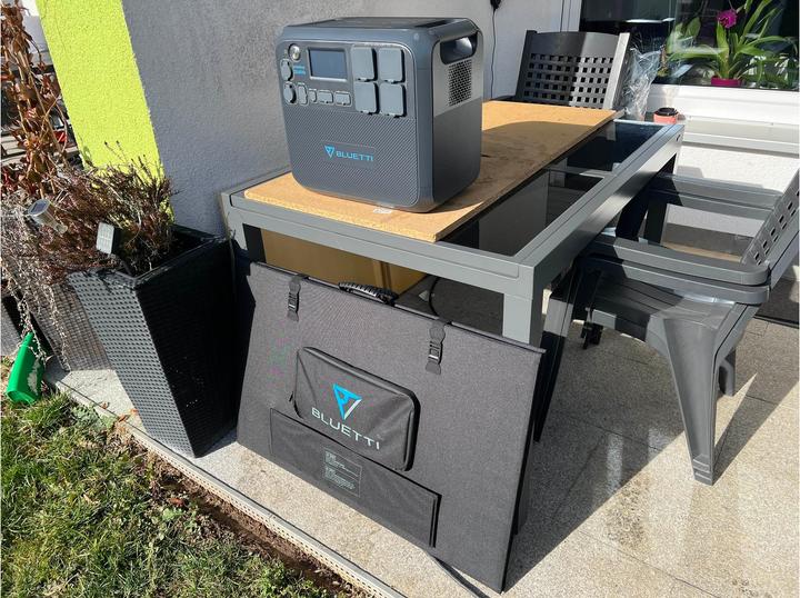 Actual product image Bluetti PV350 (350 W, 13.90 kg)