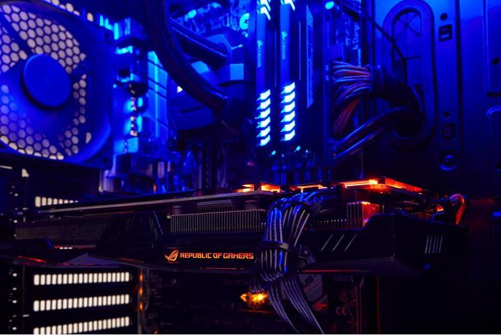 Actual product image Joule Performance eSports Ultimate (500 GB, 32 GB, Intel Core i7-8700K, GeForce GTX 1080 Ti)