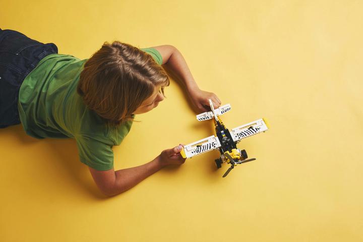 Actual product image LEGO Propellerflugzeug (LEGO Technic)