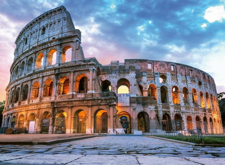 Actual product image Ravensburger 300 Piece Puzzle - Souvenir Collection: Colosseum