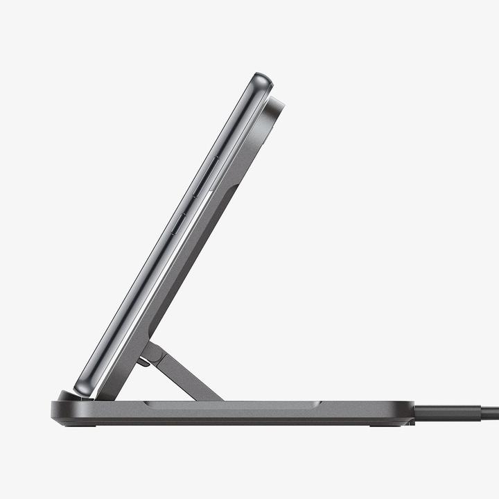 Produktbild Spigen Kabelloses Ladegerät PF2201 Arcfield 15W schwarz (15 W)