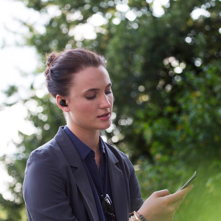 Actual product image Motorola Hint+ Interactive Earbud (ANC, 17 h)