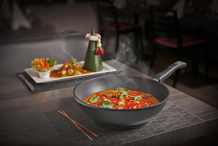 Actual product image Gastrolux Wok mit Stiel Biotan ø 30 cm (Wok, Cast aluminium)