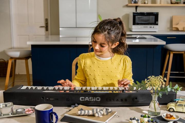 Produktbild Casio Keyboard LK-S450 (61 Tasten)