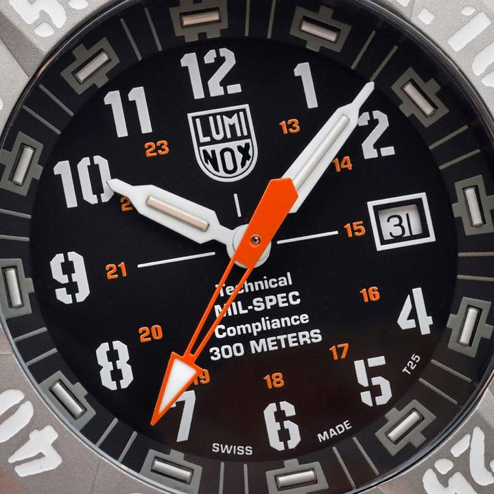 Actual product image Luminox MIL-SPEC 3350 SERIES (Analogue wristwatch, 46 mm)