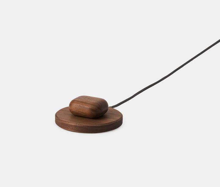 Image du produit Oakywood Slim Charging Pad - Kabelloses Ladegerät aus Massivholz - Walnuss - (15 W)