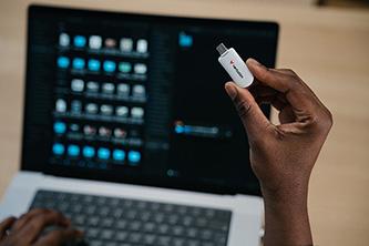 Produktbild Verbatim Plectra White 512GB USB-C Flash Drive 30231 (512 GB, USB-C)