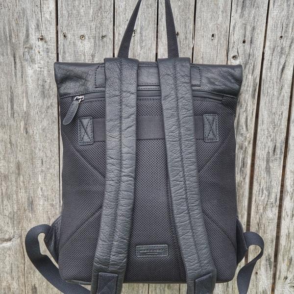 Actual product image Jack kinsky Porto Daypack Leder 37 cm Laptopfach (11 l)