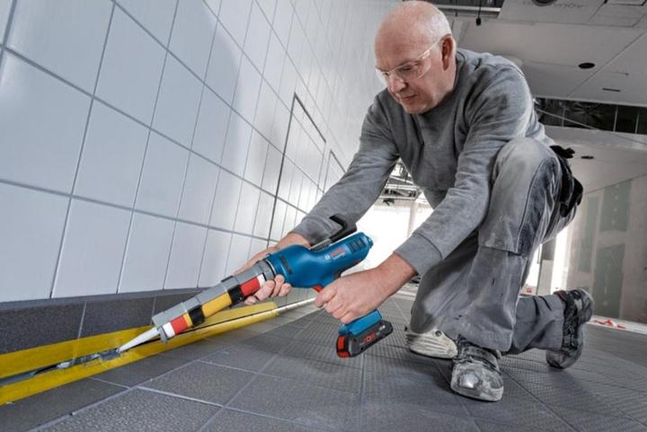 Produktbild Bosch Professional GCG 18V-310