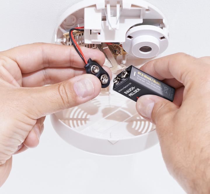 Actual product image Absina 9V Alkaline Smoke Detector Batteries (4 pcs., 9V Block)