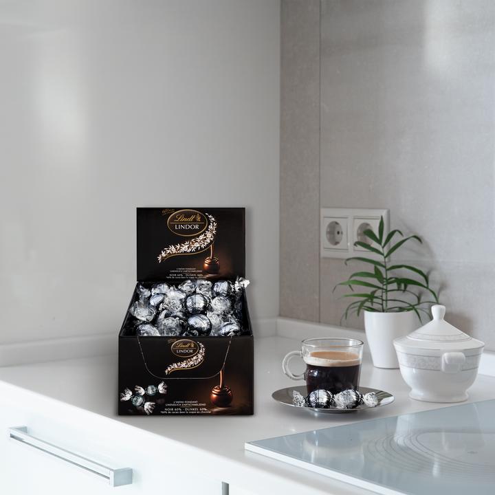 Image du produit Lindt Lindor Dunkel 60% Cacao Présentoir de comptoir (750 g)