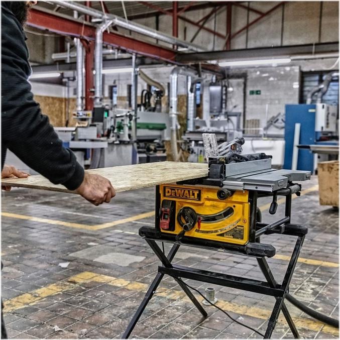 Actual product image DeWalt DWE7492QS