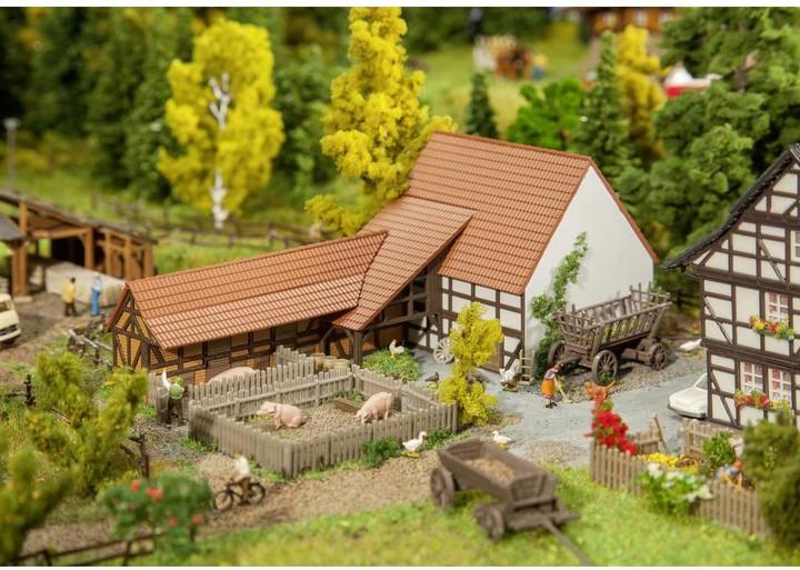 Immagine prodotto Faller Edificio agricolo con accessori