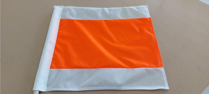 Produktbild Magni Warnflagge 50 x 50 cm mit Holzstiel 80 cm (50 x 50 cm)