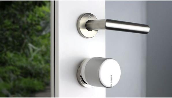 Actual product image Tedee GO door lock silver (Smartphone)