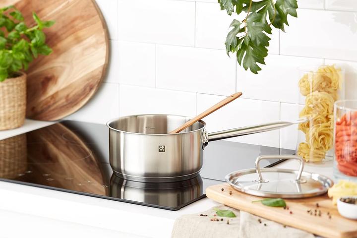 Actual product image Zwilling Twin Classic Saucepan, 2.2 l,18 cm (Pot, Stainless steel, 18 x 14.30 cm)