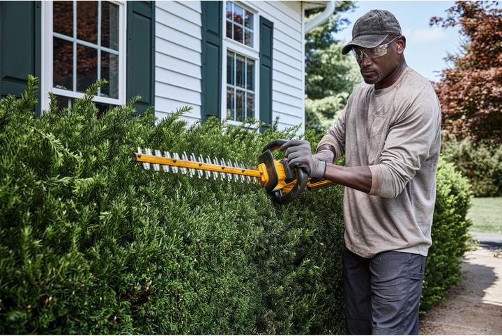 Actual product image DeWalt 54 Volt Akku-Heckenschere 65cm (Rechargeable battery operated)