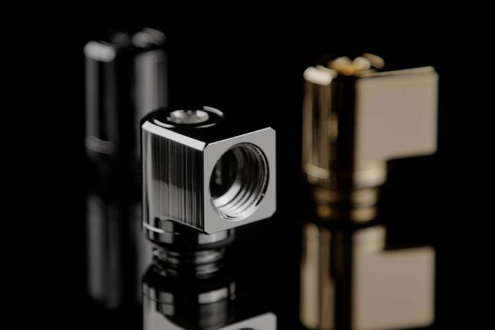 Produktbild EKWB EK-Torque Micro Adapter 90 Grad G1/4 Zoll AG auf G1/4 Zoll IG - drehbar, nickel