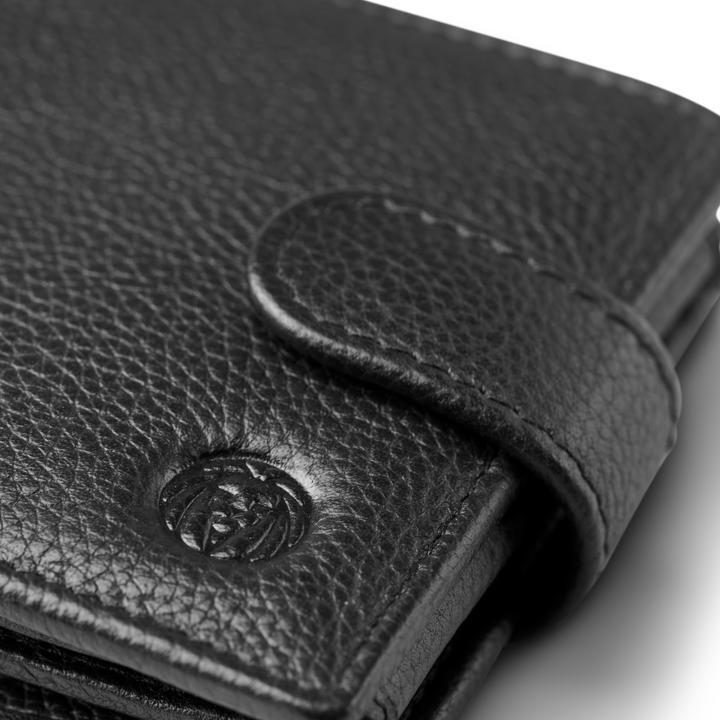 Actual product image Lucleon Bennett