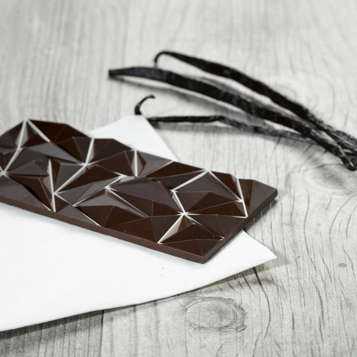 Produktbild Carma Black Zabuye Couverture, 83% (1 x)