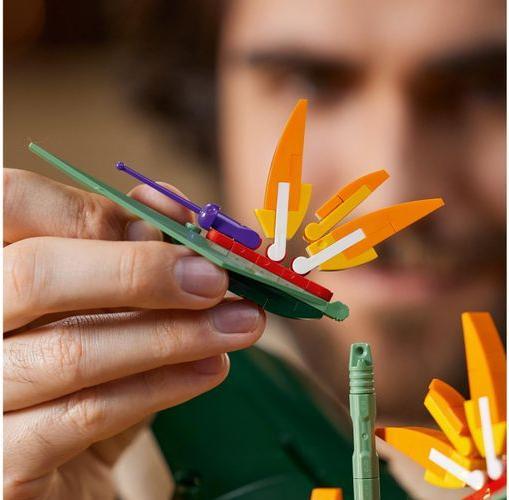 Actual product image LEGO Bird of Paradise (10289, LEGO Rare Sets)
