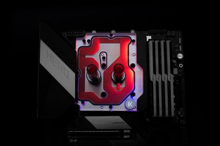 Immagine prodotto EKWB EK-Quantum Momentum ROG Crosshair VIII Hero D-RGB Monoblocco D-RGB - Acrilico