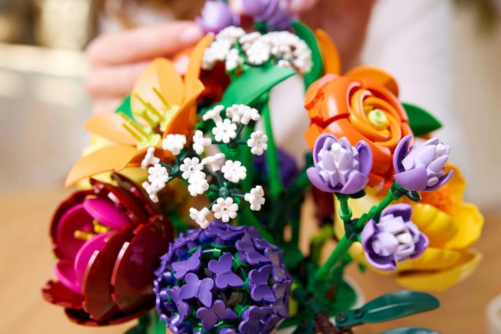 Actual product image LEGO Flower arrangement (10345, LEGO Botanical, LEGO Rare Sets)