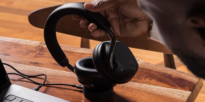Produktbild JLab Audio EPIC LUX ANC - Headphones (ANC, 70 h, Kabellos)