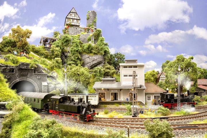 Produktbild Noch Ratgeber Familien-Hobby-Modell