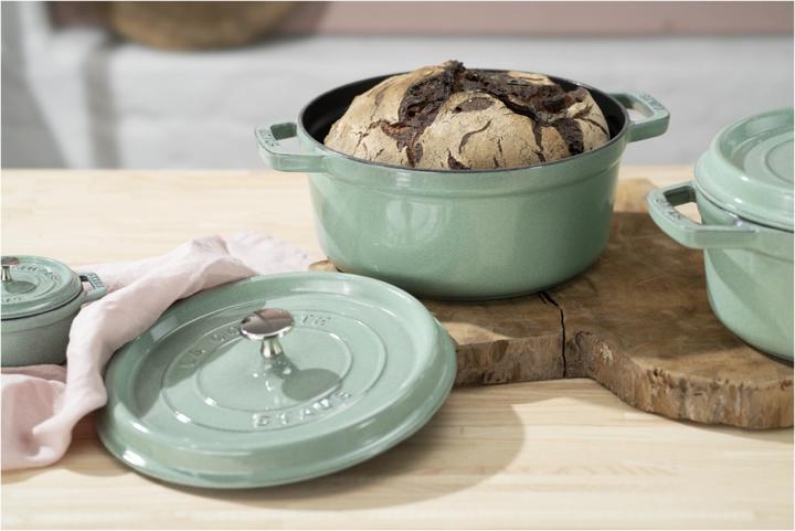 Produktbild Zwilling La Cocotte Cocotte, 18 cm | Salbeigrün | rund | Gu (Bräter + Schmortopf, Gusseisen)