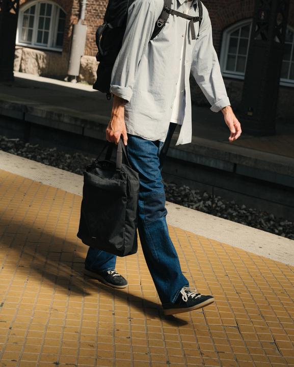 Actual product image Sandqvist Go 2-Way Tote Bag 17 (17 l)