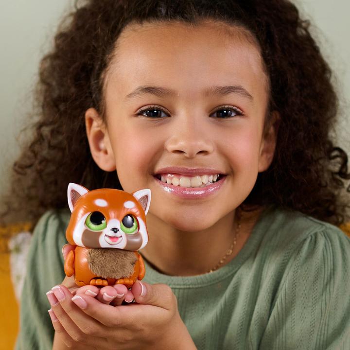 Actual product image FurReal Handfuls - Red Panda