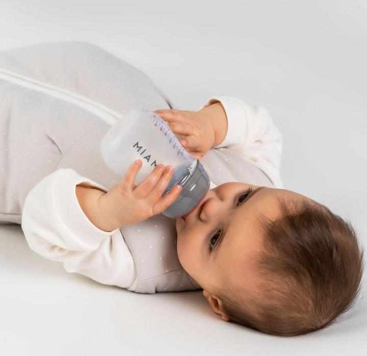 Produktbild MiaMia Babyflaschen PP-Flasche 3er Pack 260 ml + Silikon-Trinksauger (260 ml)
