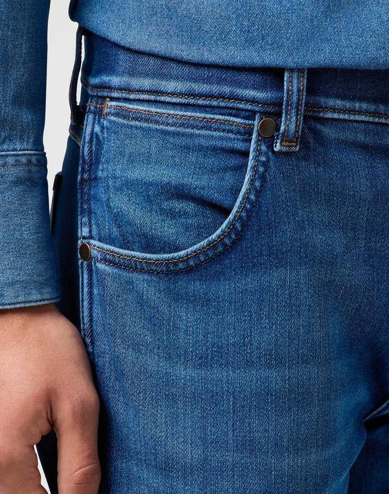 Actual product image Wrangler 10022027 (W34/L32)