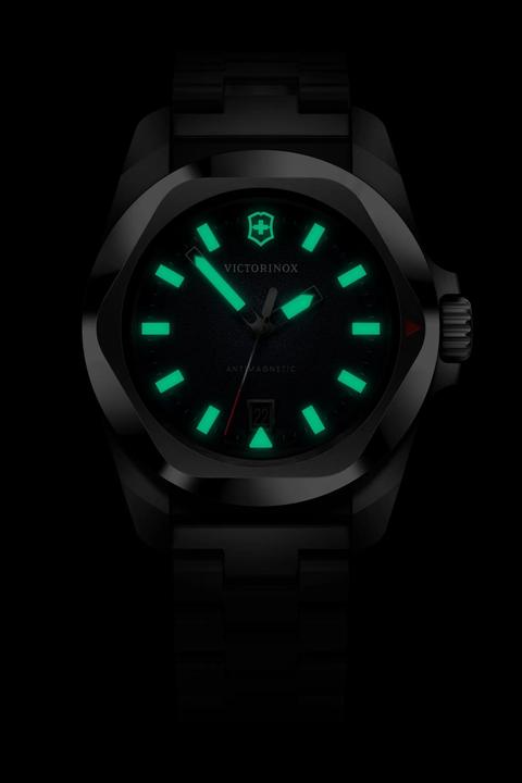 Produktbild Victorinox I.N.O.X. (Analoguhr, Swiss Made, 41 mm)