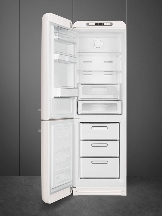 Actual product image Smeg Fridge-freezer FAB32LWH5 White, Left (331 l)