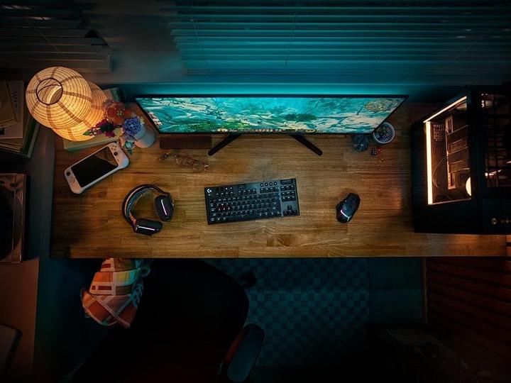 Produktbild Logitech G915 X Lightspeed Tkl Wrls G Kb (Englisch International, Kabelgebunden, Kabellos)