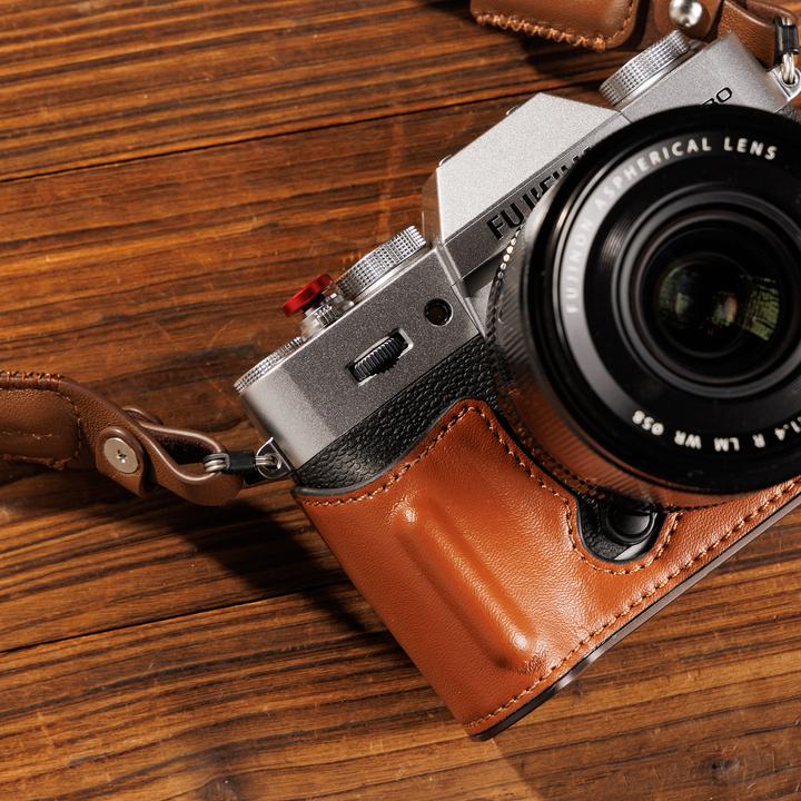 Image du produit SmallRig 5670 Leather Half Case Kit for FUJIFILM X-T30 / X-T30 II / X-T30 III (Brown)