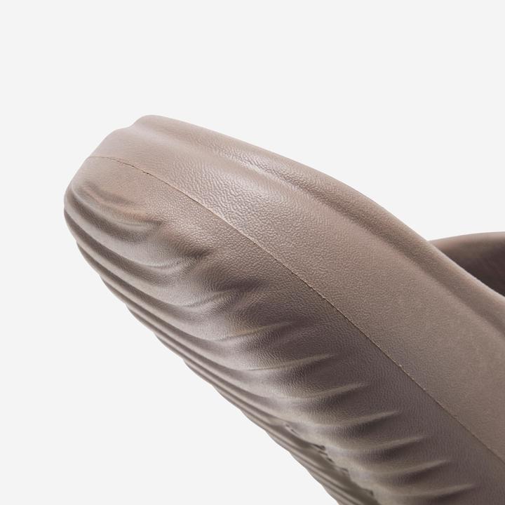 Actual product image Decathlon Badeschlappen Slides Damen/Herren - braun (39, 40)