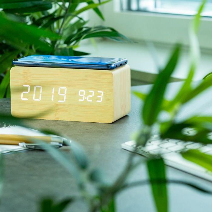Actual product image Avenwood QI charging