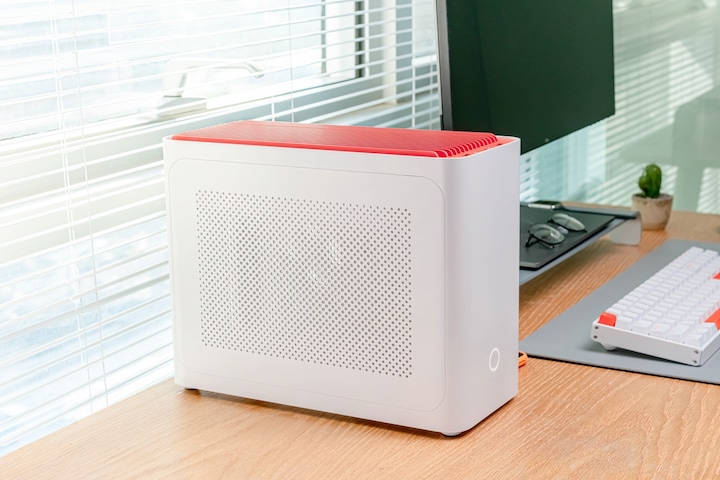 Iqunix ZX-1 (Mini-ITX)