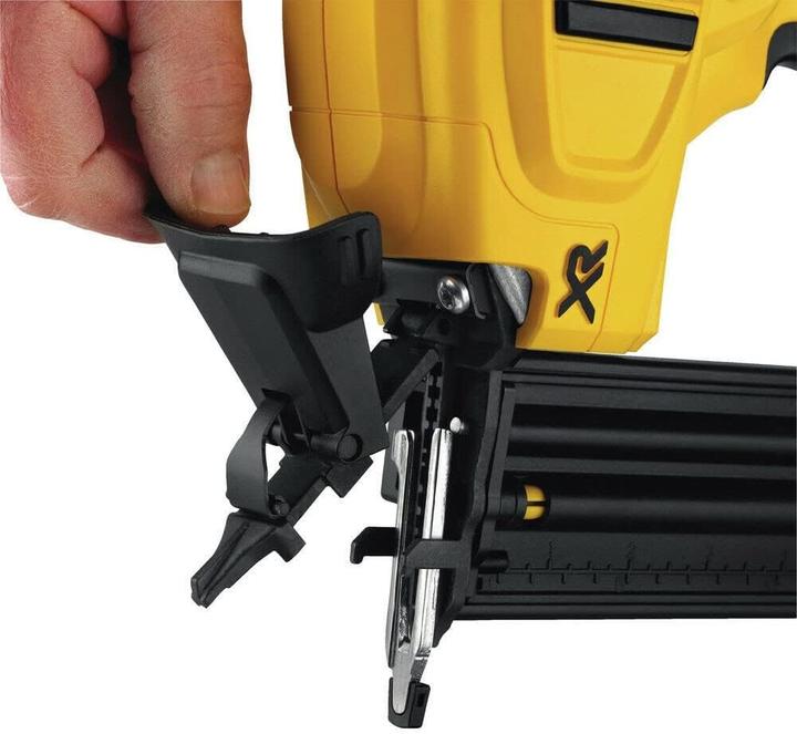 Actual product image DeWalt DCN 680