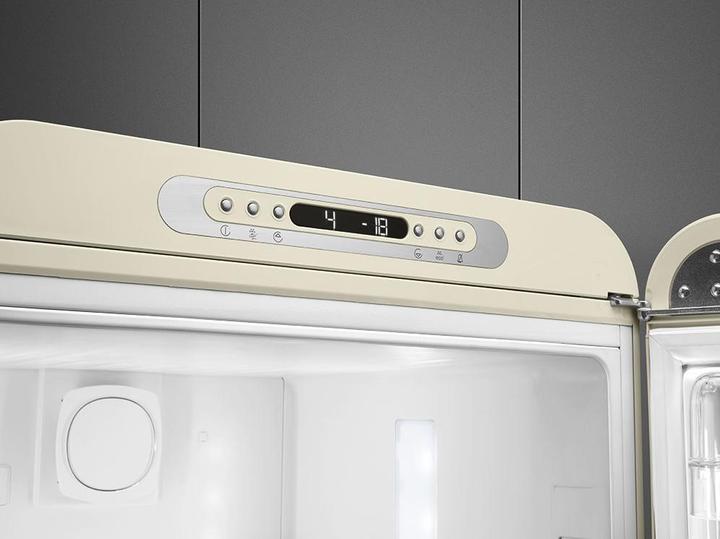 Image du produit Smeg Style rétro FAB32RCR5 (331 l)