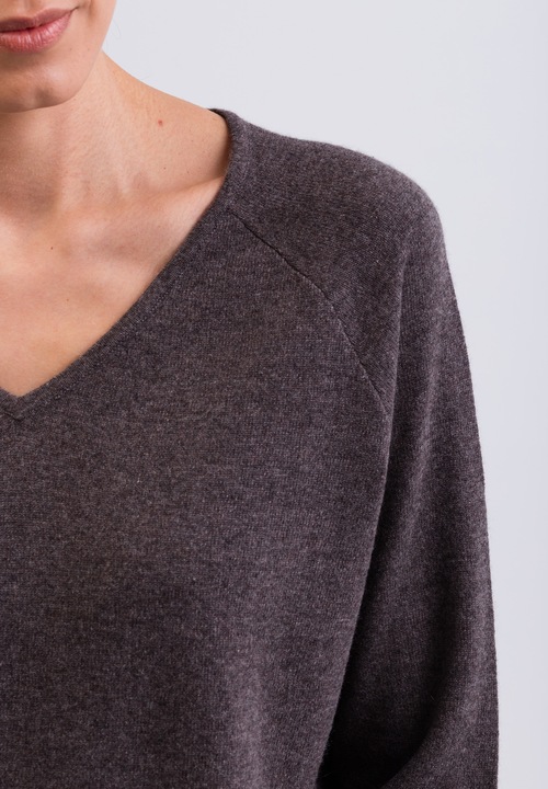 Actual product image Cash-Mere Kaschmir V-Ausschnitt Pullover mit Seitenschlitzen (S)